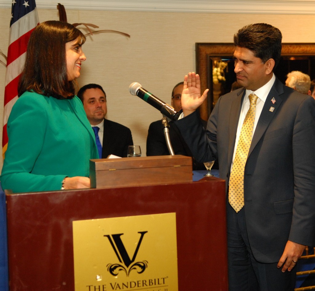 Assemblywoman Nicole Malliotakis inducts Dilshad (Dil) Gillani as president of the Staten Island Board of Realtors. (Photo: Courtesy of the Staten Island Board of Realtors.)